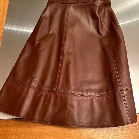 NWT- Michael  Kors brown leather mini skirt. Size 10 - Picture 15 of 16